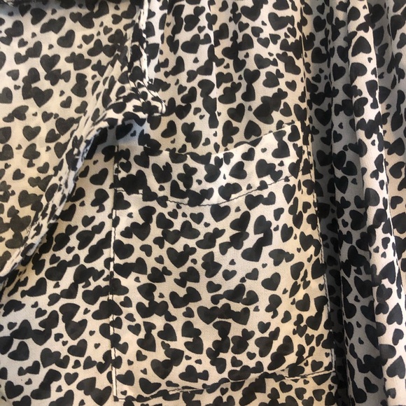 Torrid Kissing Hearts Chiffon Top - Picture 4 of 11